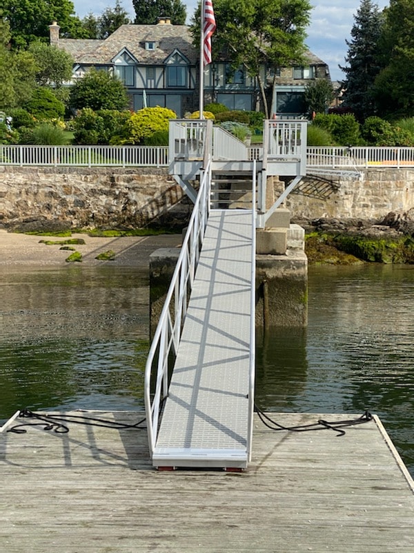 TechniDock 3x40 aluminum gangway with Titan handrail system